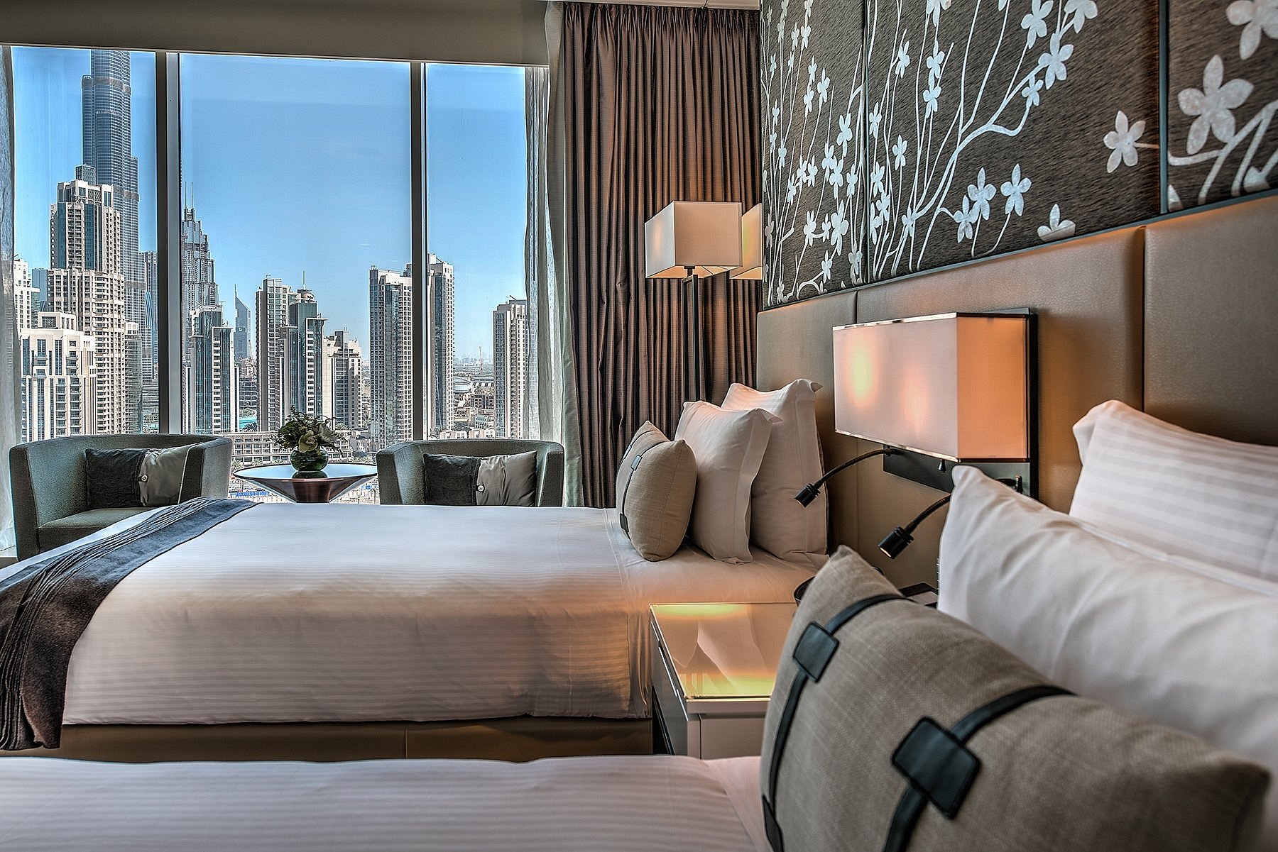 Отель в дубай халифа. Пулман 5* Дубай. Pullman Hotel Dubai Downtown. Business Bay Дубай. Апартаменты Бурдж Халифа спальни.